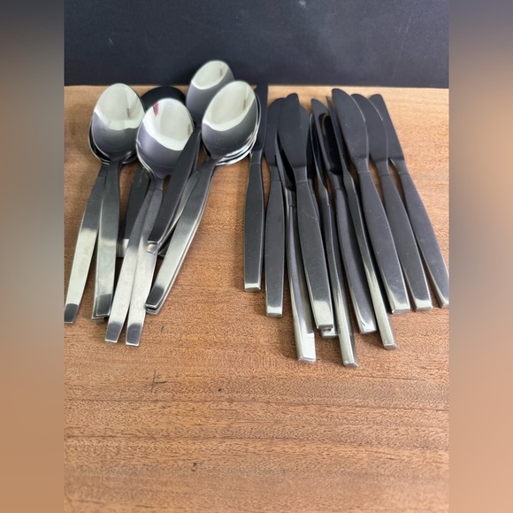 Vintage 48 piece Orion Stainless Steel Taiwan Cutlery Set Forks Spoons Knives - Picture 3 of 6